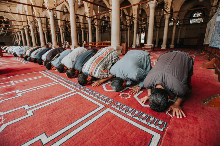 The 5 daily prayers of islam