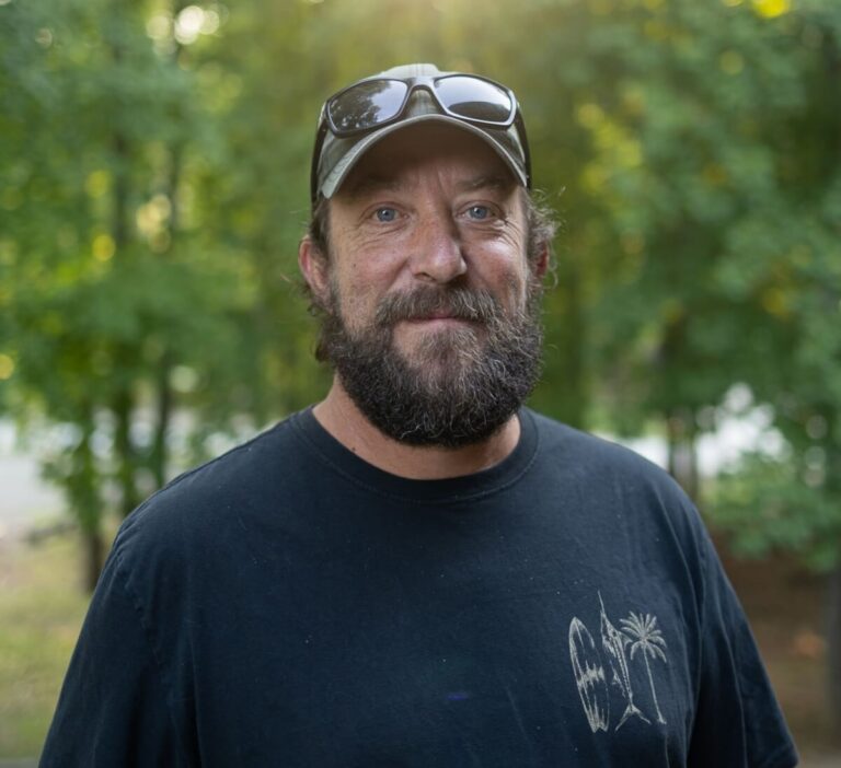 2j5a1014 web 1200 12 snowbird staff