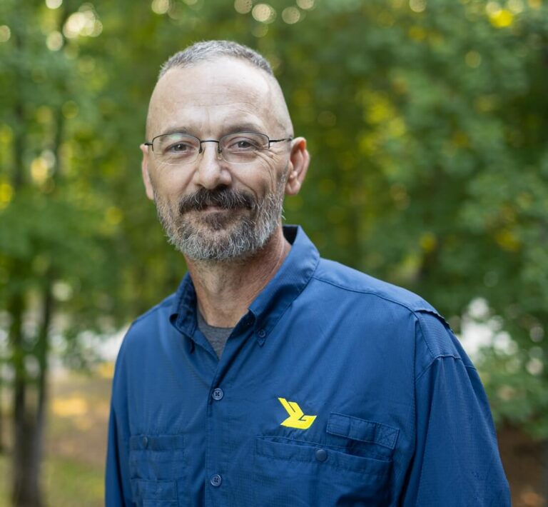 2j5a1018 web 1200 1 10 snowbird staff